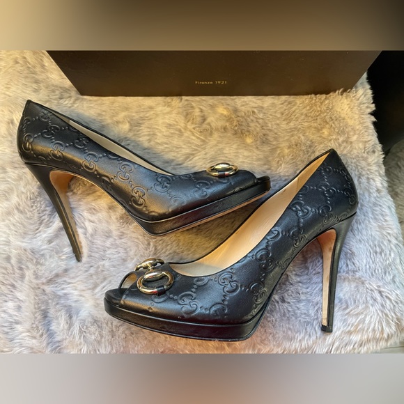 Gucci Black Leather Horsebit Peep Toe Heels - Picture 2 of 8